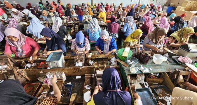 Ilustrasi: Ancaman PHK Massal Mengintai: Industri Tembakau Angkat Bicara Soal Wacana Larangan Bahan Tambahan Produk Rokok