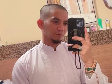 Rizki DA Bersyukur Bisa Haji di Usia Muda. (Foto: Instagram @ da2_rizki123)