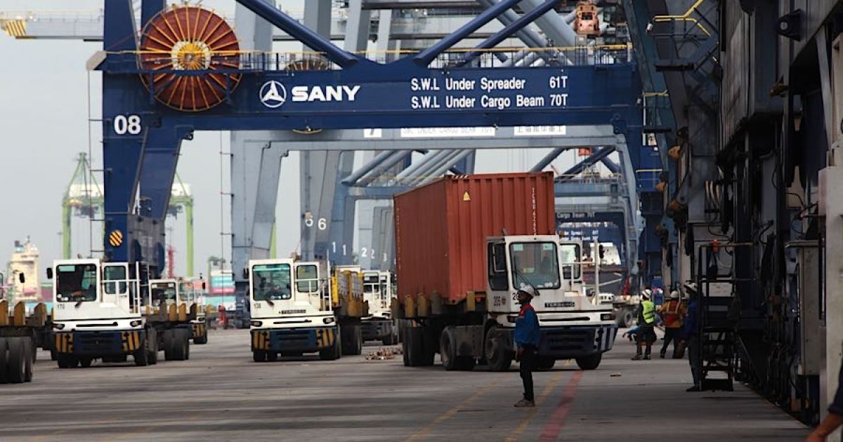 Tumpukan Kontainer Membeludak di Priok! 2 Raksasa Otomotif Ini Disebut Sebabkan Kemacetan?