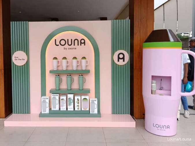 Ilustrasi: Inovasi Botol Minum Louna Dual Arc: Strategi Perluasan Pasar ke Komunitas Olahraga Padel
