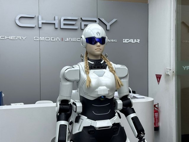 Chery Bawa Revolusi AI ke Tanah Air: Mengupas Tuntas Kecanggihan Robot Humanoid Mornine (Moin)
