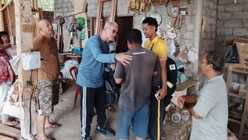 Bule AS Victor Miguel memaafkan pria yang telah mengambil dompetnya saat berwisata di Bali (dok. Polres Bangli)