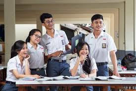Ilustrasi siswa SMA, SPMB 2026.(Shutterstock/Ibenk_88)
