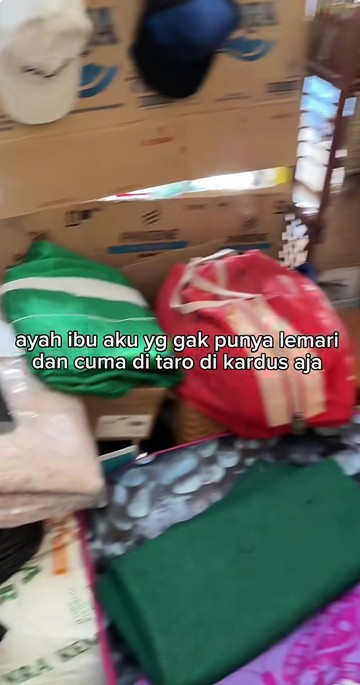 Dulu tidur alas kardus di kontrakan sempit, seorang wanita sukses bangun rumah tanpa utang demi memuliakan orang tuanya berkat konsisten ngonten. Foto: Dok. Instagram @diasftri21.