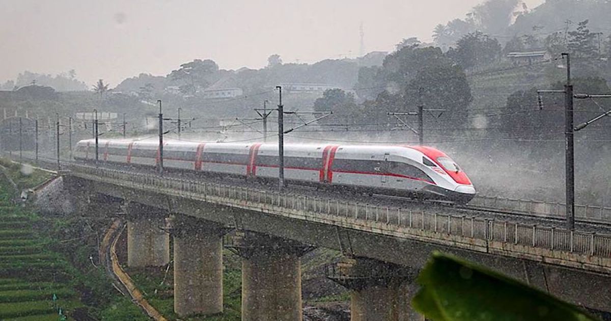 Siapa Sangka? Proyek Kereta Cepat Whoosh Gerus Hingga Rp4,48 Triliun Dana KAI