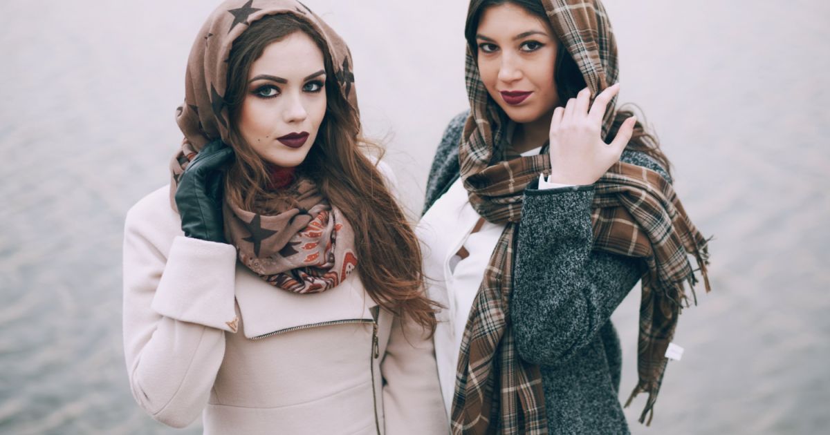 Ilustrasi jenis scarf yang stylish dan fashionable [Foto:Magnific]
