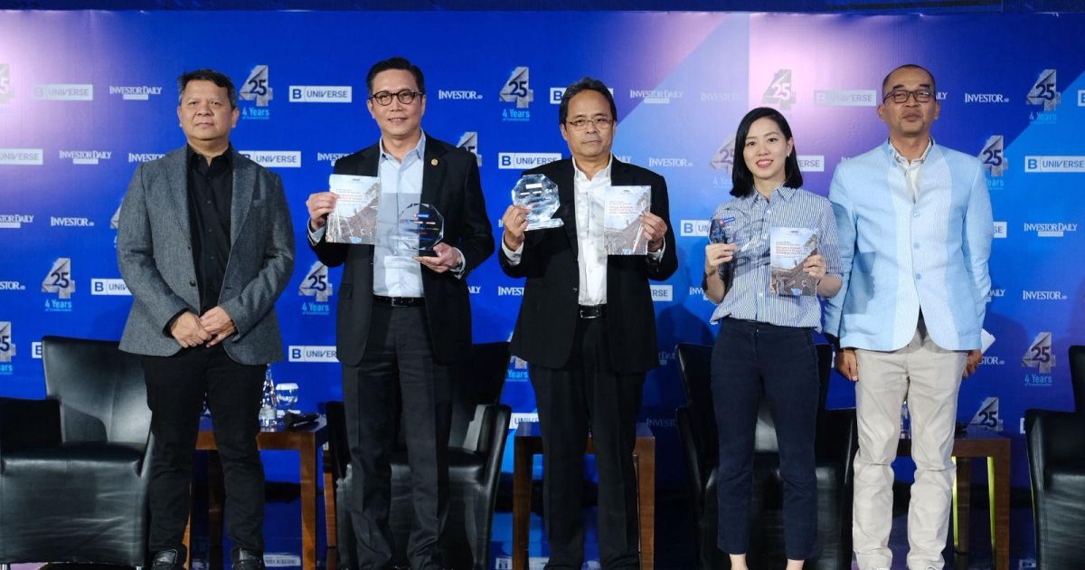 Jeffrey Hendrik (Dirut BEI), Aqus Haryoto Widodo (Dirut Bank Jakarta), Claudia Kolonas (Co Founder Pluang) foto bersama usai bincang-bincang "Shaping the Next Era of Indonesia's Capital Market", Investor Day 2026, Gedung Bursa Efek Indonesia, Jakarta, Selasa (30/6/2026). (Foto: ist)