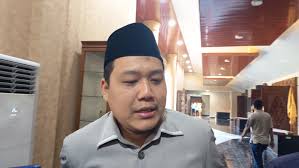 Ketua DPRD Kota Cilegon,  Rizki Khairul Ichwan diwawancara, Rabu (1/7/2026). Foto Ronald/Selatsunda.com
