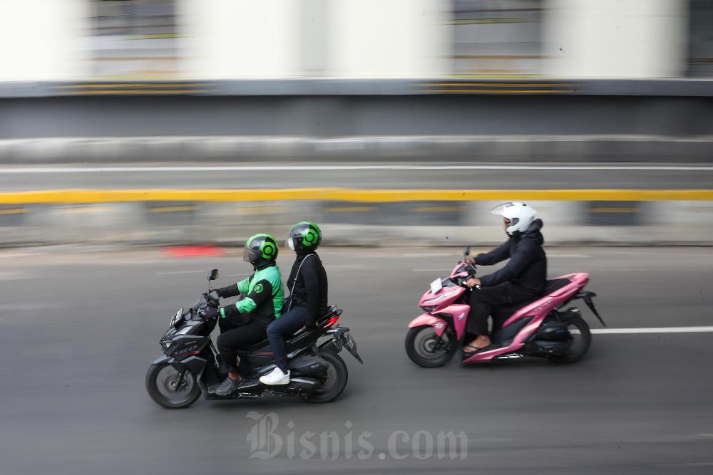 Tarif Potongan Ojol Melonjak Jauh di Atas Batas 8%, Serikat Pekerja Tuntut Perlindungan Ketenagakerjaan yang Komprehensif