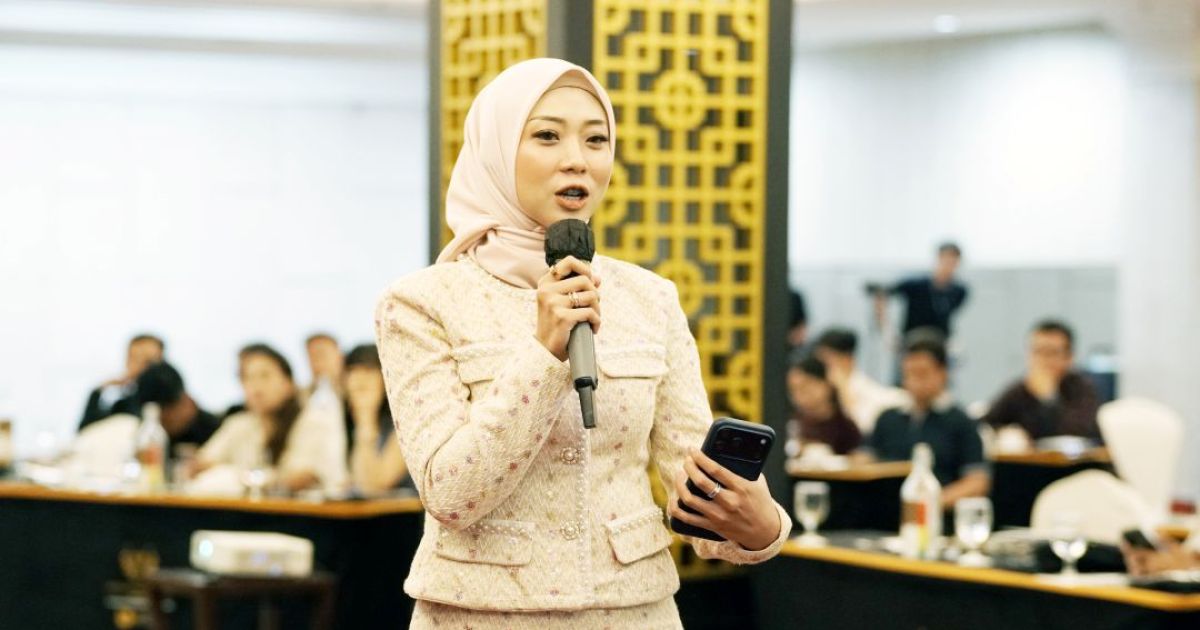 Edukator Trading Cenli Yani Bawa Strategi 3 EMA ke Seminar, Praktik Langsung di Depan Para Trader