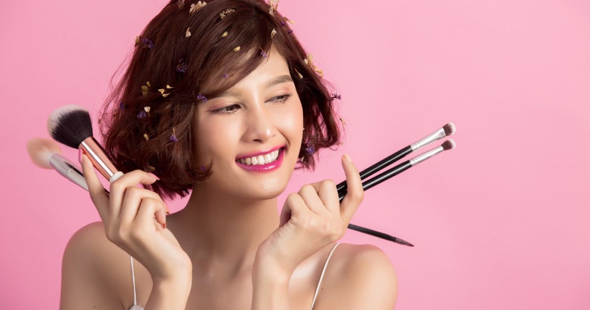 Ilustrasi make up yang tahan lama dan anti luntur [Foto:Magnific]