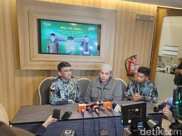 Haru Ruben Onsu Umrah Bareng Ivan Gunawan Terwujud Usai 15 Tahun Sahabatan. (Foto: Mauludi Rismoyo)