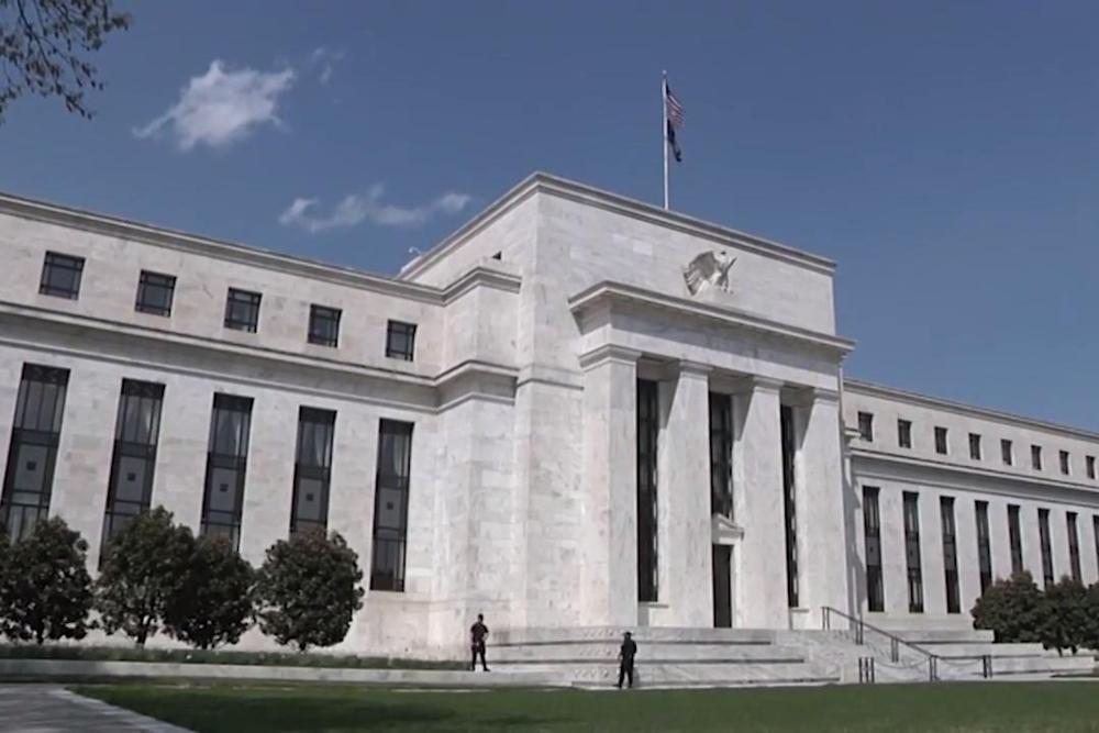 Pasar Ketenagakerjaan AS Melambat di Pertengahan 2026, Memberi Harapan The Fed Akan Tahan Kenaikan Suku Bunga