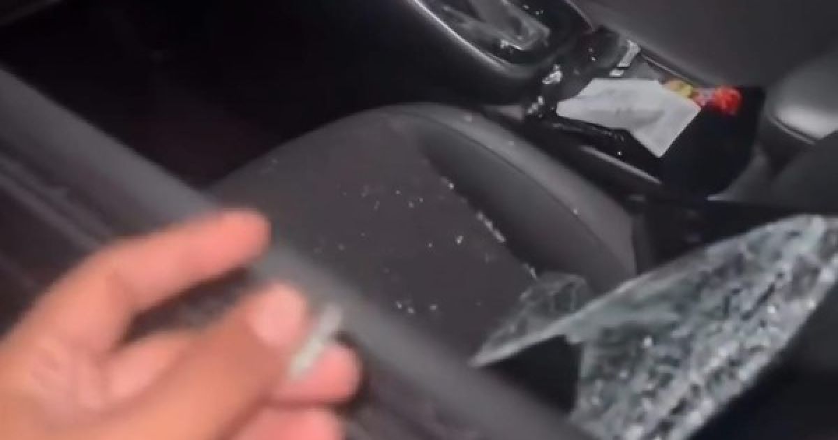 Mobil anakwalkot pecah kaca ( foto: istimewa)