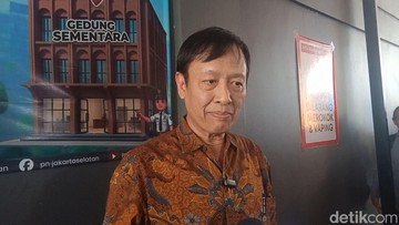 henri Subiakto, saksi ahli dalam sidang PK Nikita Mirzani. Foto: Muhammad Ahsan Nurrijal/detikcom