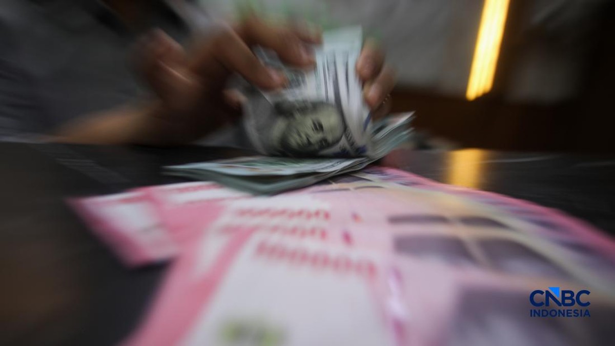Gejolak Timur Tengah Hantam Rupiah, Kurs Tengah Dolar AS Melampaui Batas Psikologis Rp18.000