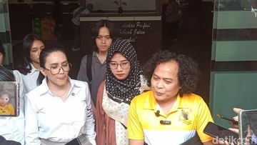 Mantan ART Erin kembali melakukan BAP di Polres Jaksel. Foto: Muhammad Ahsan Nurrijal/detikcom