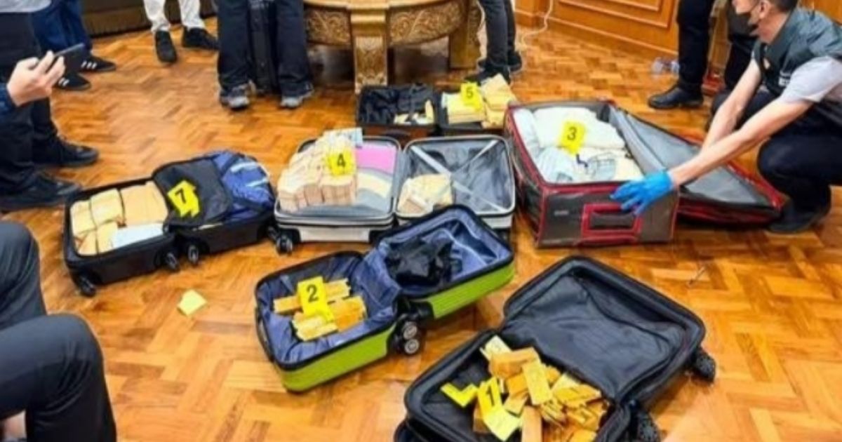 Brankas milik Jampidsus Febrie Adriansyah dibongkar, terdapat emas hingga uang tunai dari berbagai negara. [Foto: X/@IndependenSumatera]