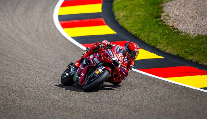 Dominasi Marquez di Sachsenring: Raih Kemenangan ke-10 dengan Strategi Ciamik