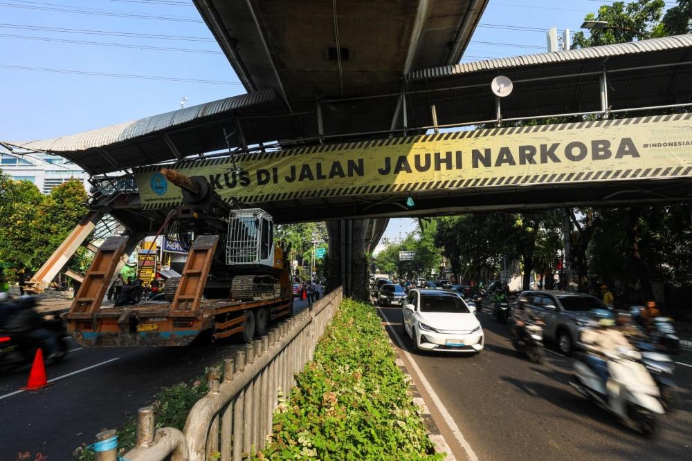 Antisipasi Bahaya Pasca Roboh JPO Tendean, Pemprov DKI Hadirkan Zebra Cross Darurat