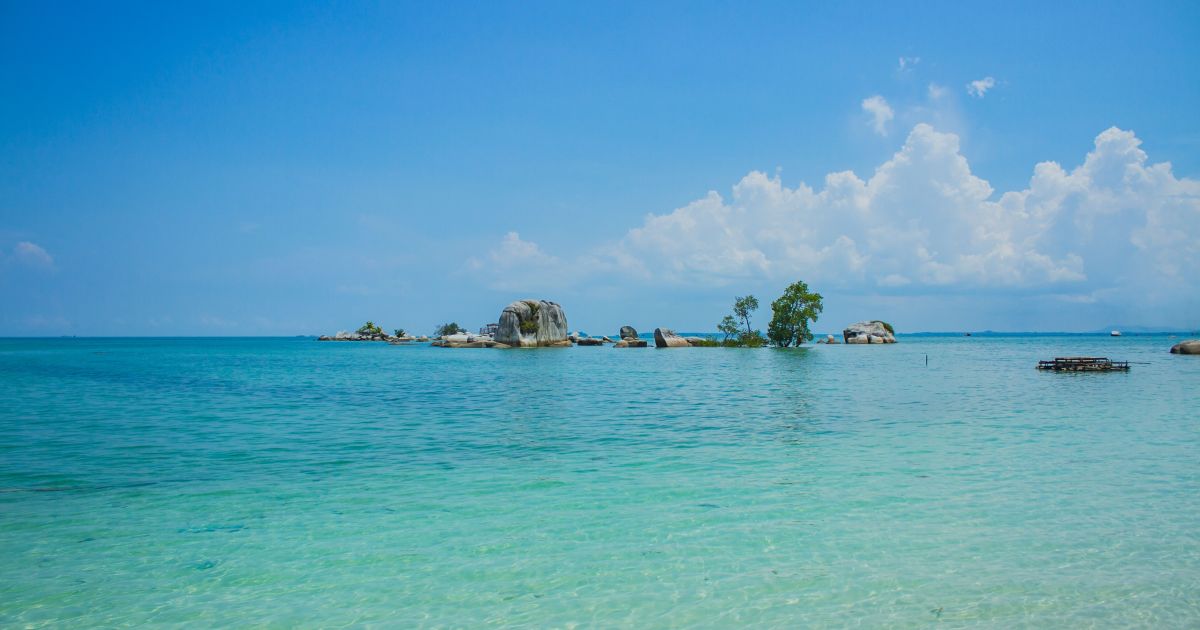 Rahasia Kenapa Pantai Selalu Jadi Destinasi Liburan Paling Ramai, Nomor 4 Bikin Pikiran Langsung Tenang