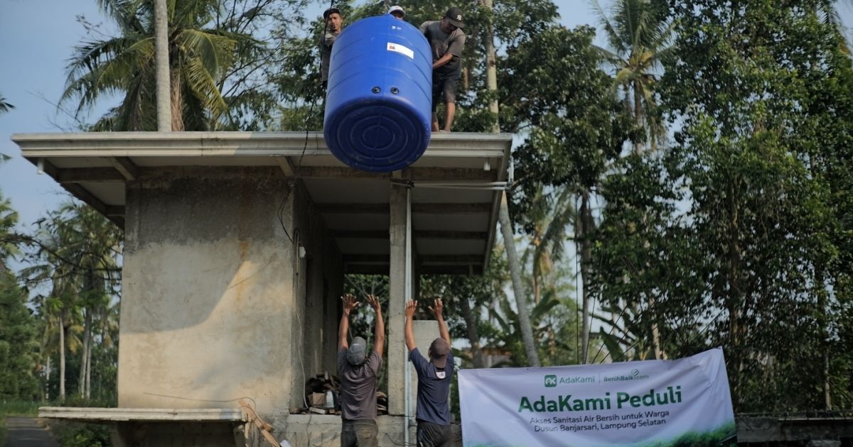 PT AdaKami bersama BenihBaik.com bangun fasilitas air bersih dan sanitasi di Dusun Banjarsari, Lampung Selatan, tingkatkan kualitas hidup 122 warga. [Foto: ist]