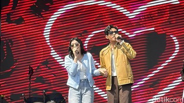 Eby Rizta dan Zahra Sima mengakui pacaran di depan publik. Foto: Pingkan Anggraini/detikcom