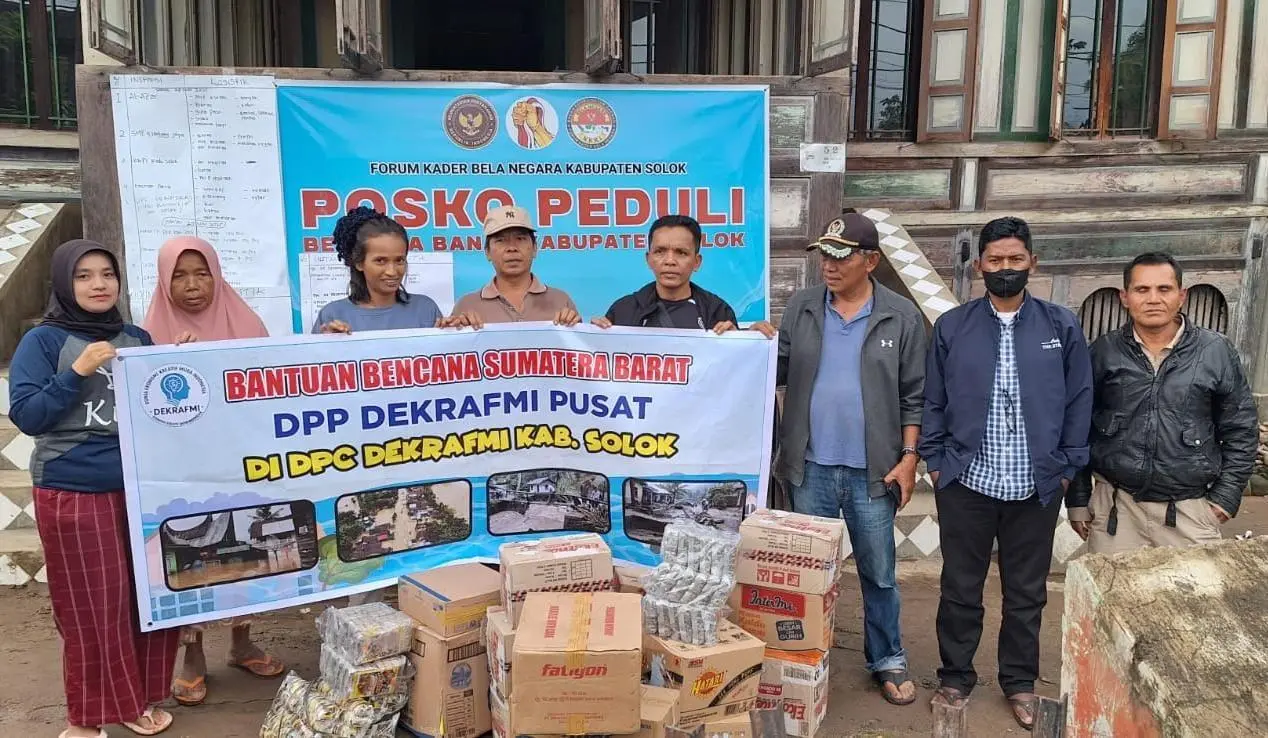 DEKRAFMI Turun Gunung! Ribuan Paket Bantuan Langsung Dibagikan ke Korban Banjir dan Longsor Sumbar