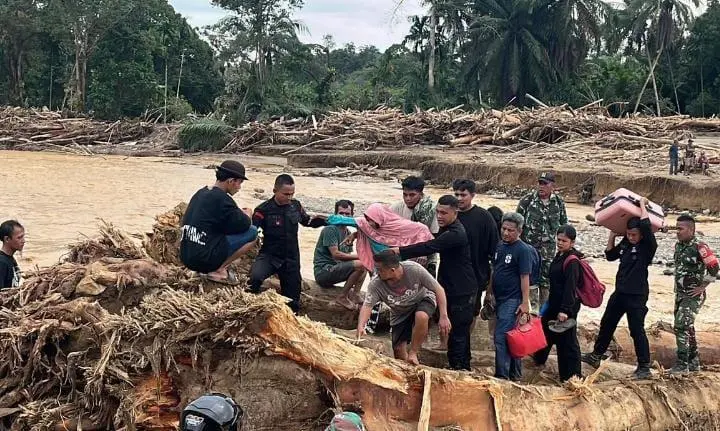 Korban Terus Bertambah, BNPB Fokus Percepat Penanganan Bencana di Sumatra dan Aceh