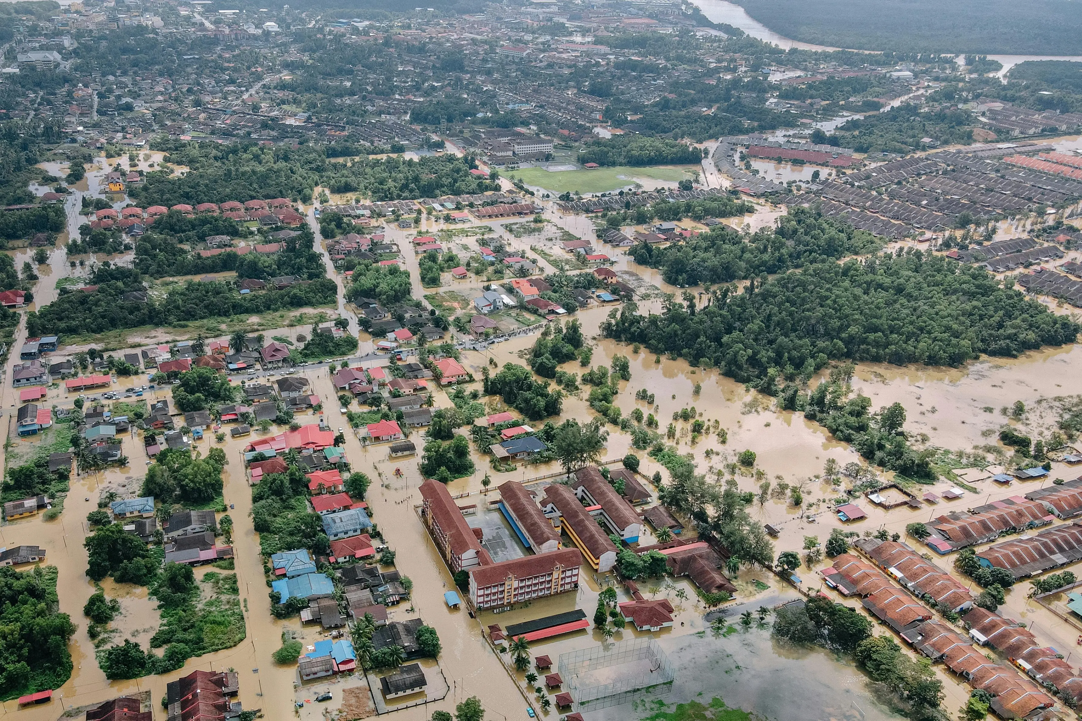 Banjir dan Longsor di Sumatera Utara: 37 Korban Tewas, Ratusan Mengungsi, dan Pencarian Masih Berlanjut