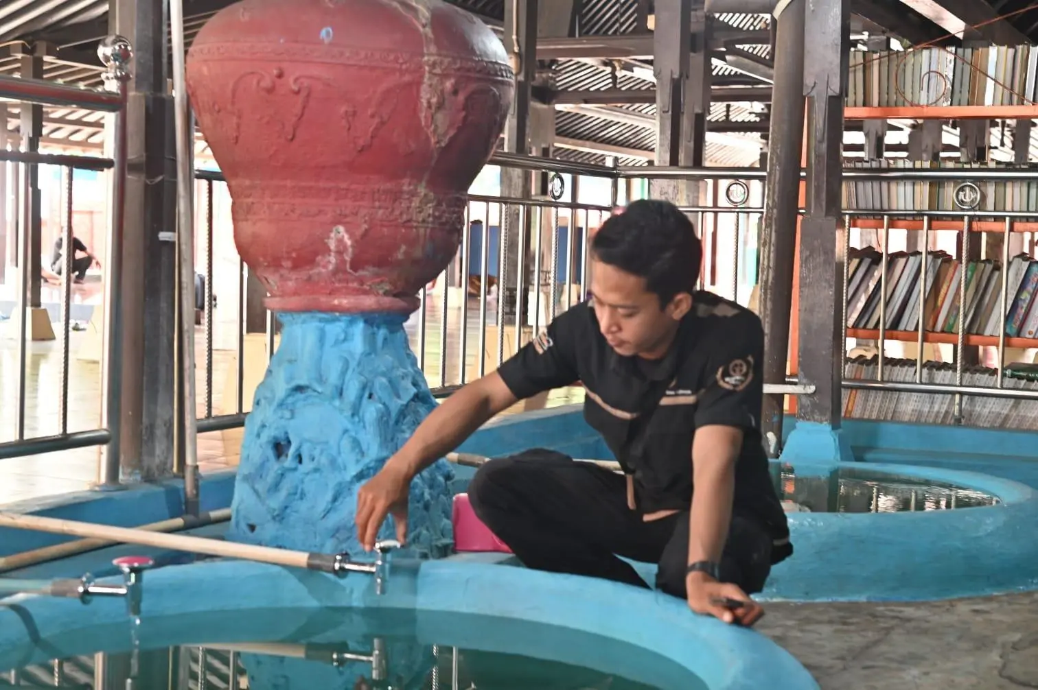 MasyaAllah! Germany Brilliant Renovasi Perlengkapan Sanitary di Masjid Tertua Cirebon, Sultan Sepuh XV Sampai Ucap Ini…