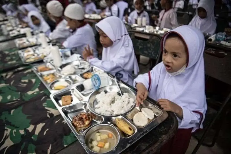 Program Makan Bergizi Gratis Tetap Berlanjut Selama Ramadan: Menu Disesuaikan, Siswa Bisa Bawa Pulang