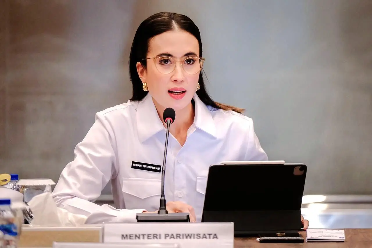 Disebut Mandi Pakai Air Galon saat Kunker, Ini Klarifikasi Menteri Pariwisata Widiyanti Putri Wardhana
