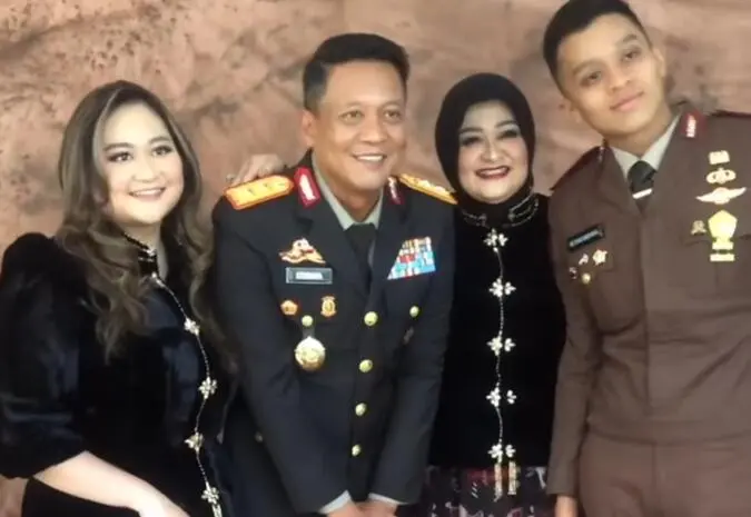 Siapa Nani Aryani Utama? Ini Profil Istri Sah Irjen Krishna Murti yang Disorot Usai Muncul Isu Perselingkuhan Suami