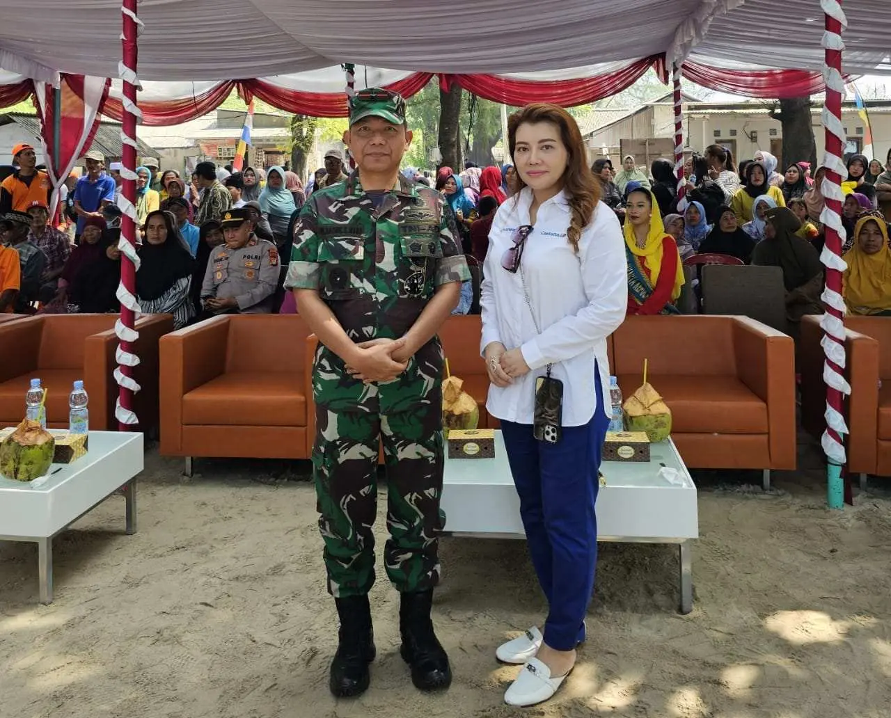 Livienne Russellia dan Kodam Jaya Gelar Aksi Sosial di Kepulauan Seribu, Bagikan 1.000 Paket Sembako