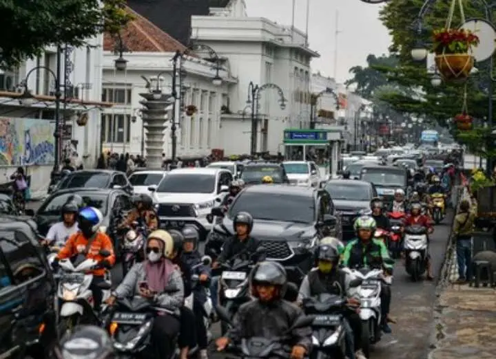 Kota Bandung Dinobatkan sebagai Kota Termacet Di Indonesia, Kang Dedi Malah Salahkan Lampu Lalu Lintas