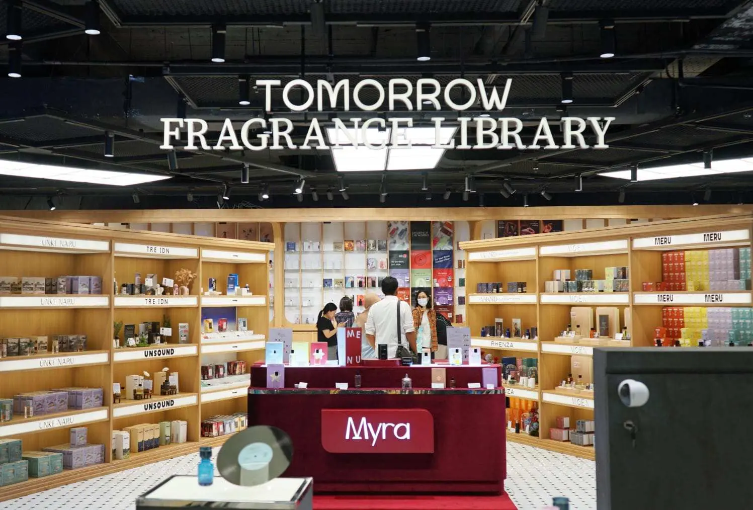 Perpustakaan Parfum Pertama di Asia Hadir di Jakarta, Ada Lebih dari 1000 Wewangian yang Wajib Dicoba!