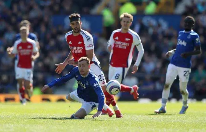 Liverpool Full Senyum, Everton Tahan Imbang Arsenal 1-1 di Goodison Park