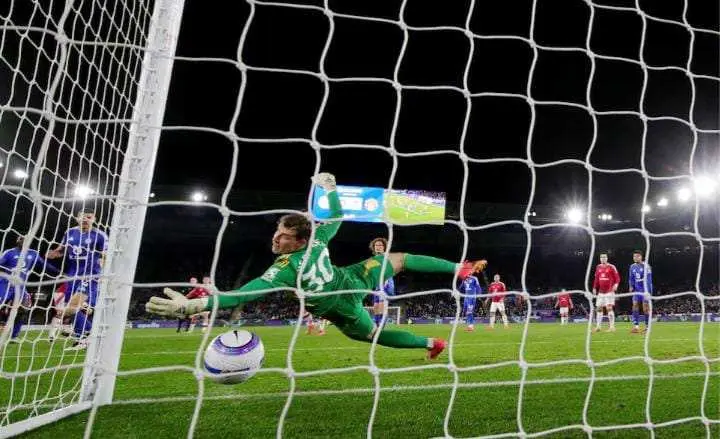 Fernandes Tutup Kemenangan Manchester United 3-0 Atas Leicester City
