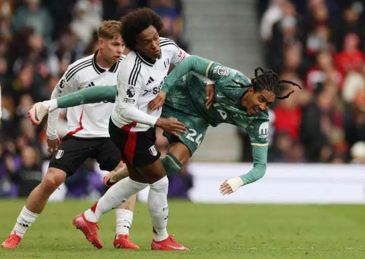 Pemain pengganti Muniz dan Sessegnon bawa Fulham menang telak 2-0 atas Spurs