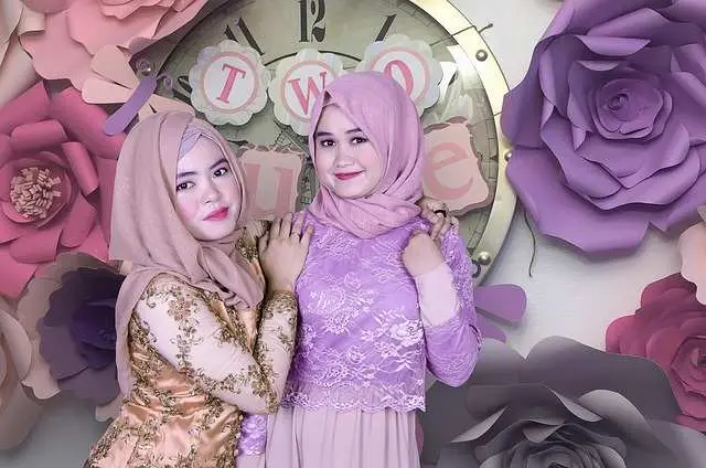 Batasan Aurat Perempuan Menurut 4 Mazhab, Nomor 1 Paling Terkenal