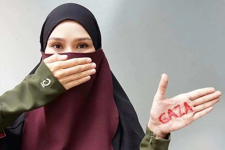 Menangis Haru, Zaskia Adya Mecca Bangun Masjid Sementara di Gaza
