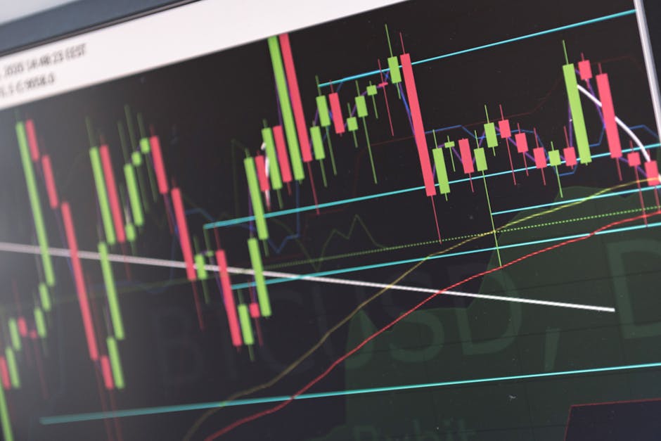 Grafik pertumbuhan ekonomi yang menunjukkan kenaikan signifikan dengan latar belakang siluet aktivitas perdagangan pasar modern dan teknologi digital.